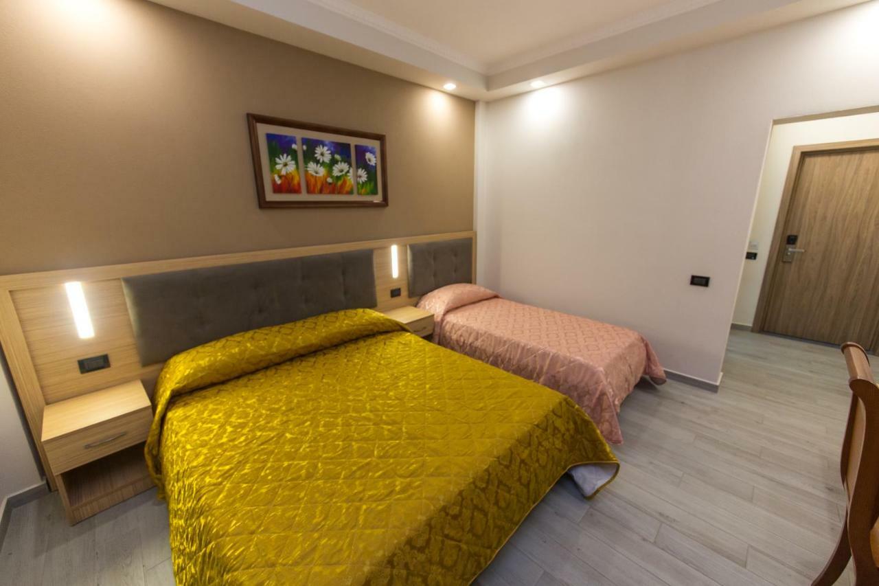 Western Star Hotel Дуррес Экстерьер фото