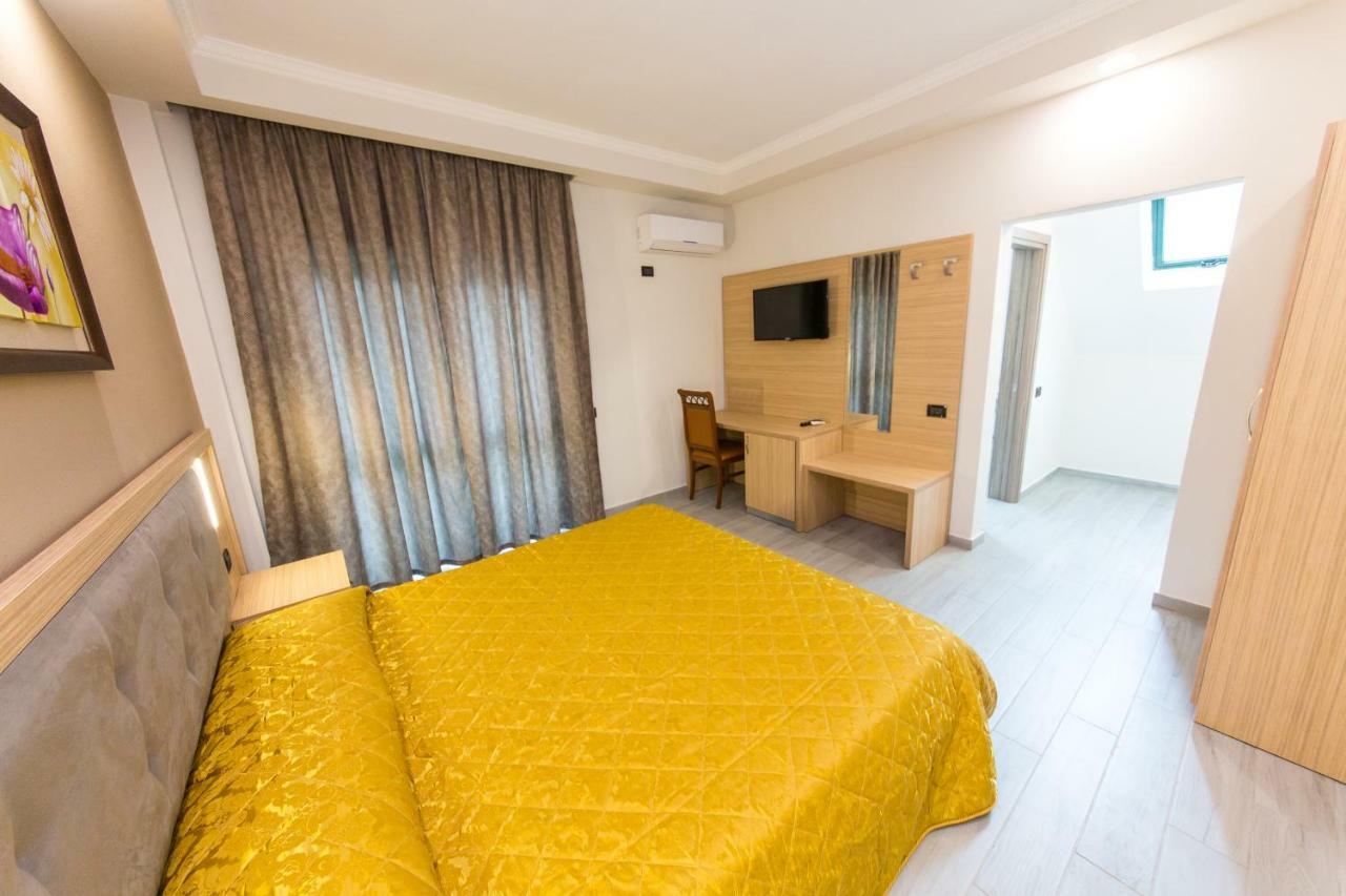 Western Star Hotel Дуррес Экстерьер фото