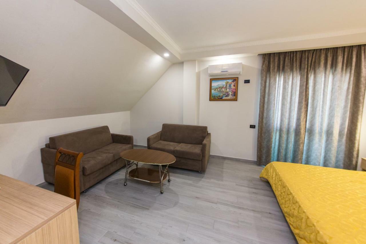 Western Star Hotel Дуррес Экстерьер фото